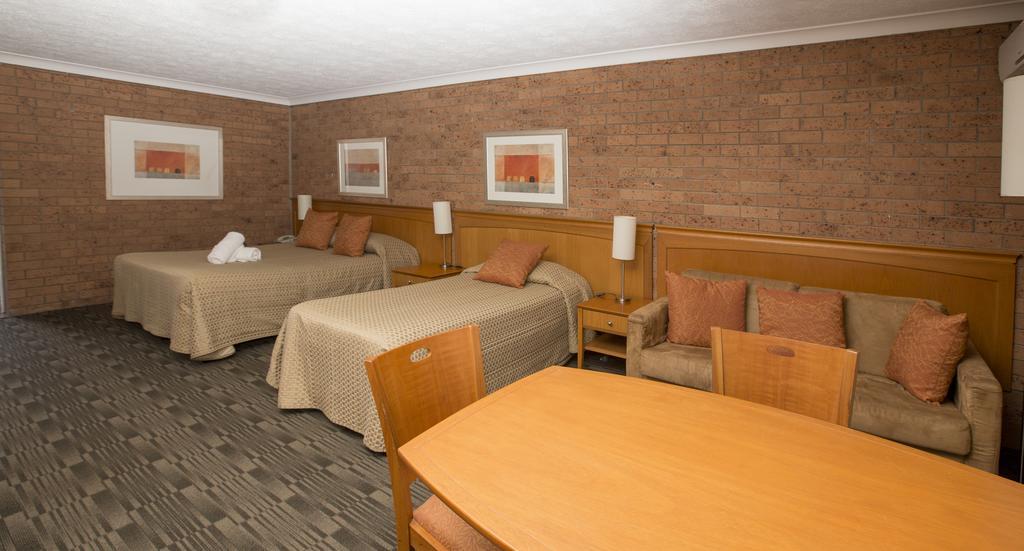 James Street Motor Inn Туумба Стая снимка