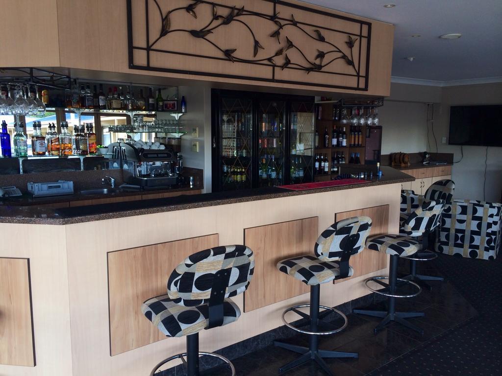 James Street Motor Inn Туумба Стая снимка