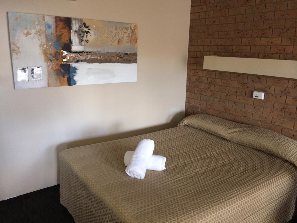 James Street Motor Inn Туумба Стая снимка