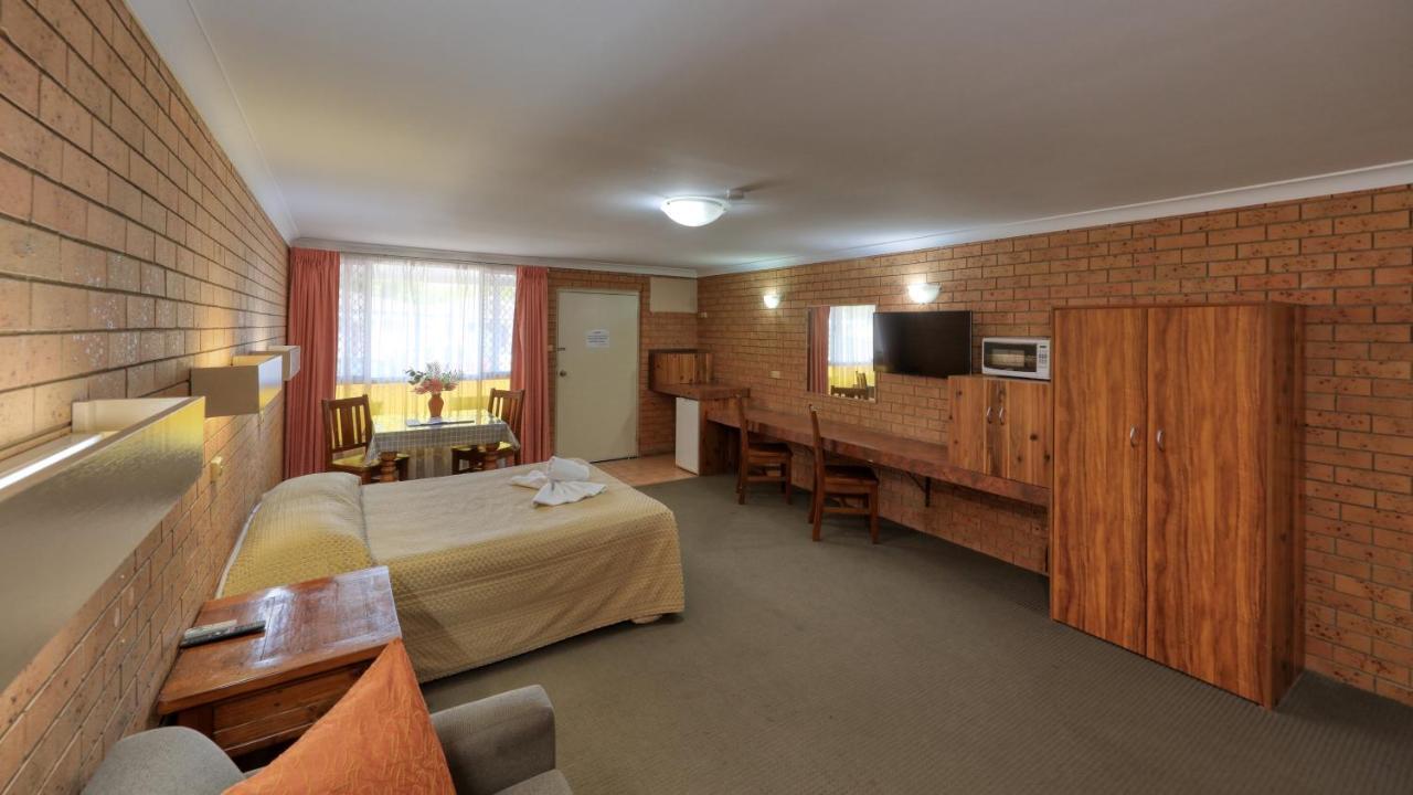 James Street Motor Inn Туумба Екстериор снимка
