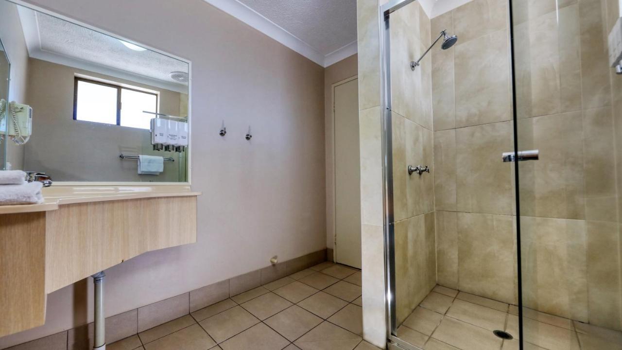 James Street Motor Inn Туумба Екстериор снимка