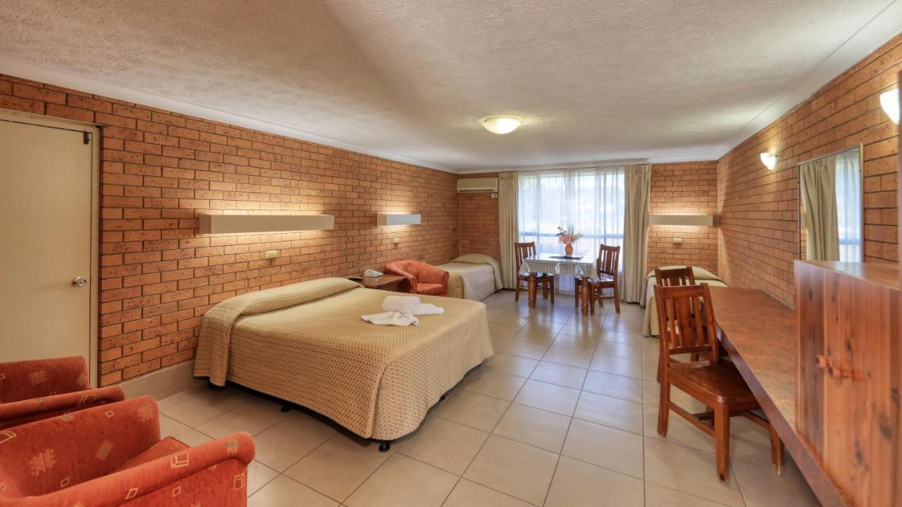 James Street Motor Inn Туумба Екстериор снимка