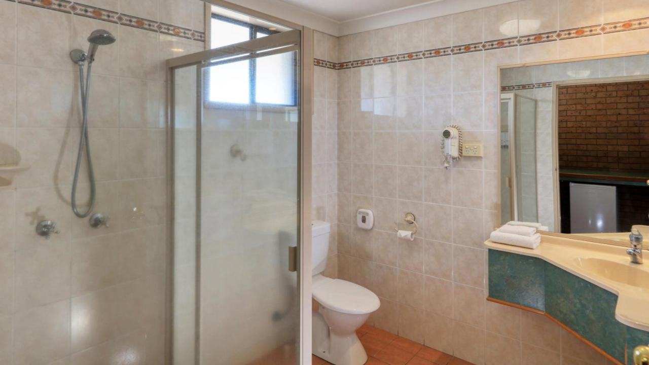 James Street Motor Inn Туумба Екстериор снимка