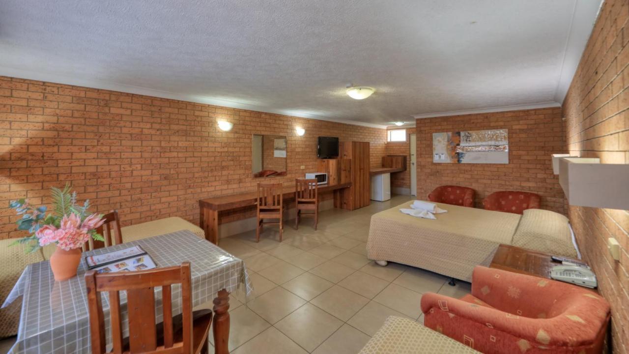James Street Motor Inn Туумба Екстериор снимка