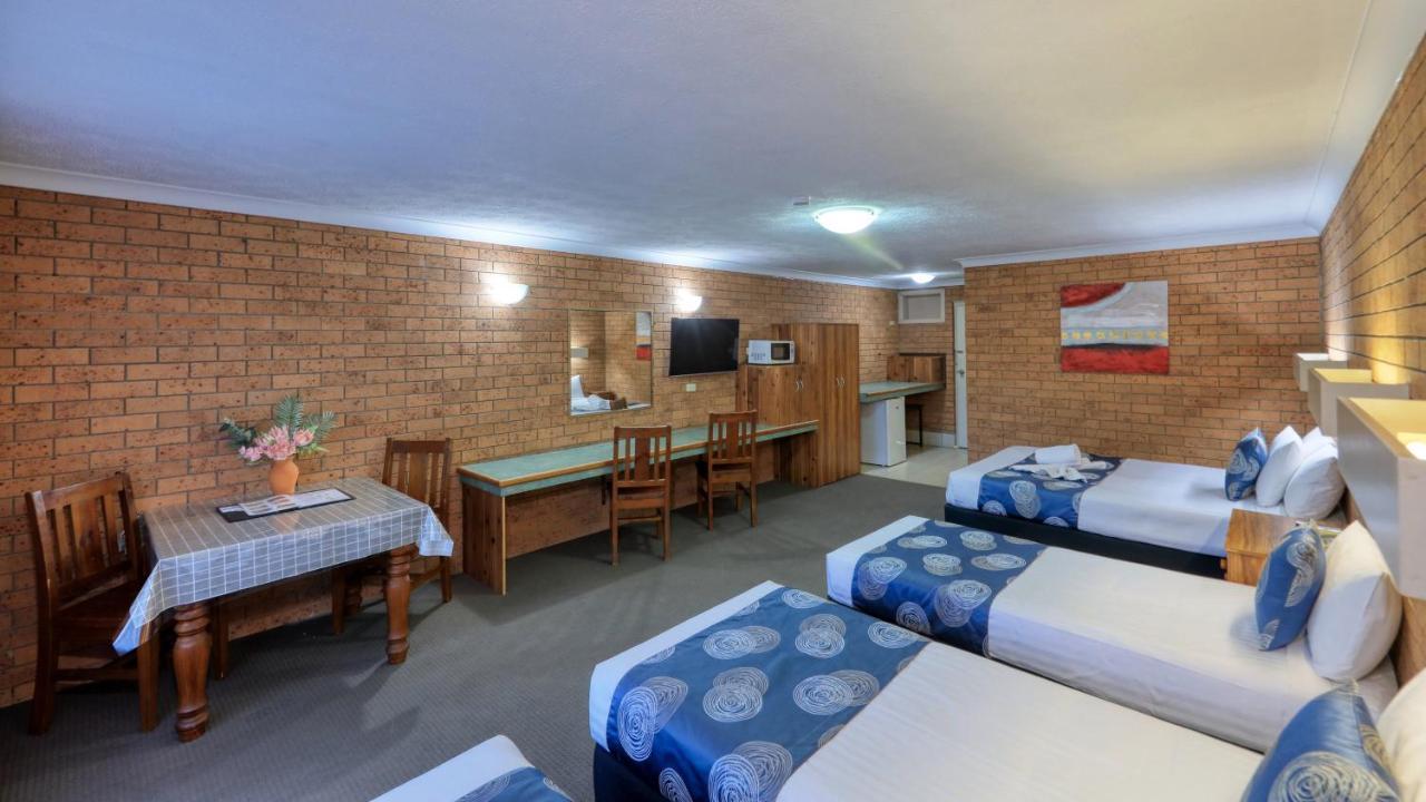 James Street Motor Inn Туумба Екстериор снимка