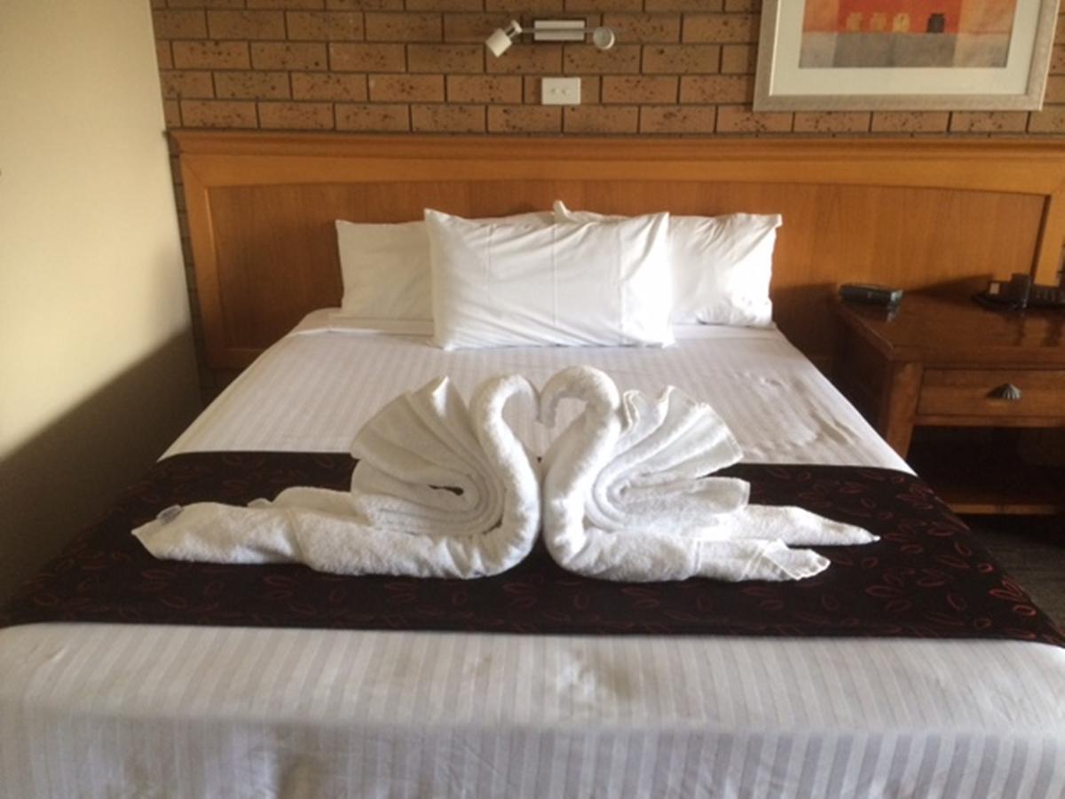 James Street Motor Inn Туумба Екстериор снимка