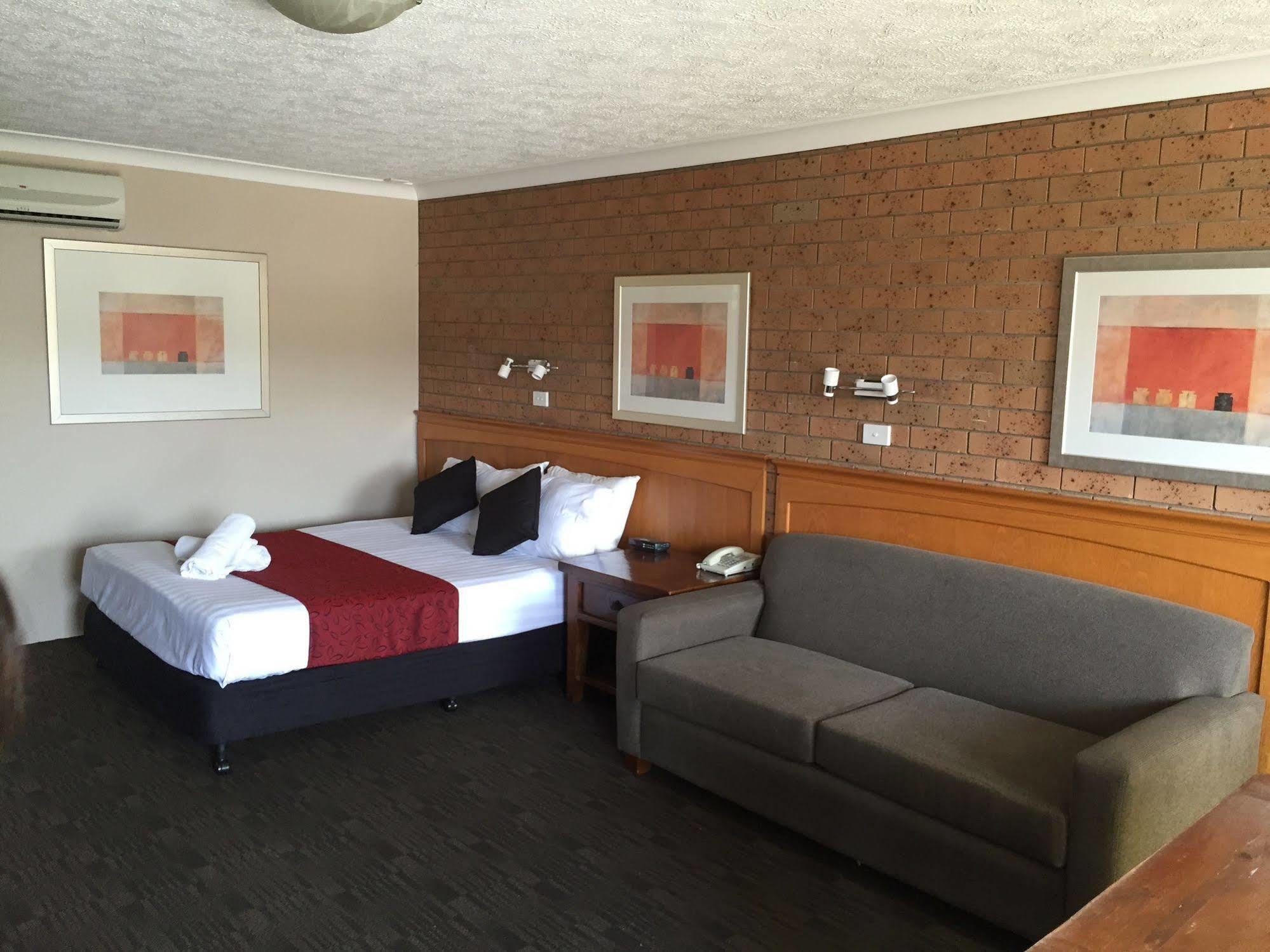James Street Motor Inn Туумба Екстериор снимка