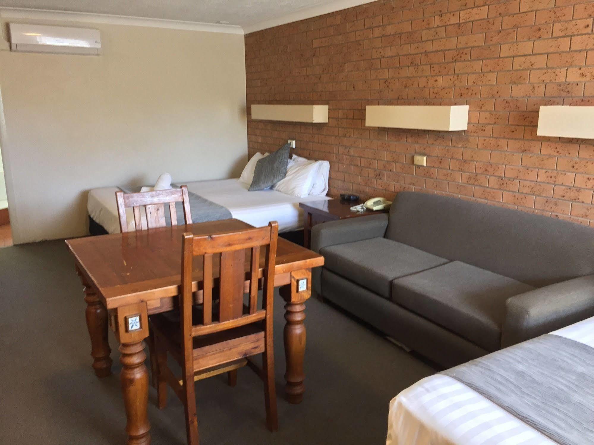 James Street Motor Inn Туумба Екстериор снимка